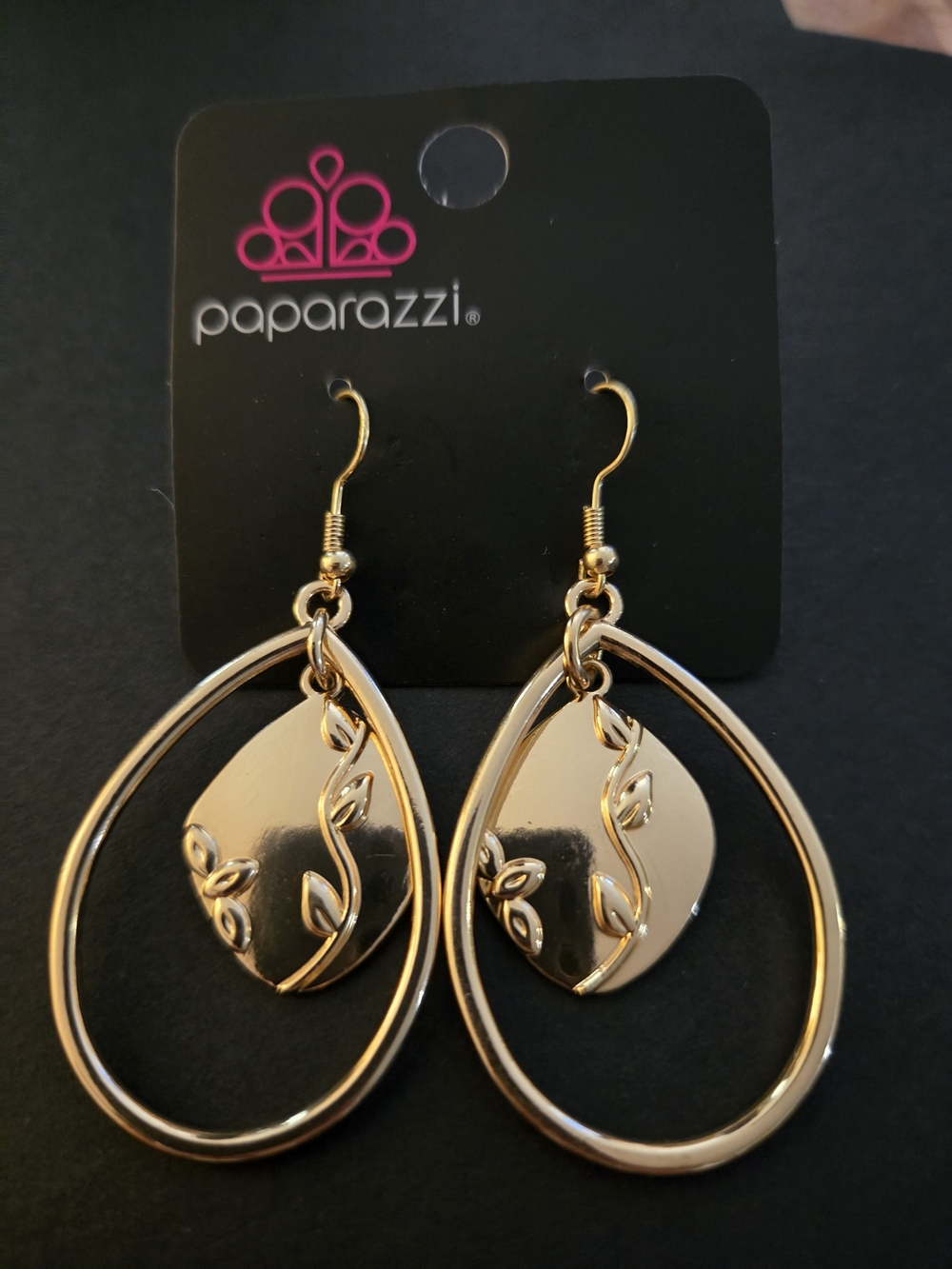 Paparazzi Gold Teardrop Leaf Dangle Earrings